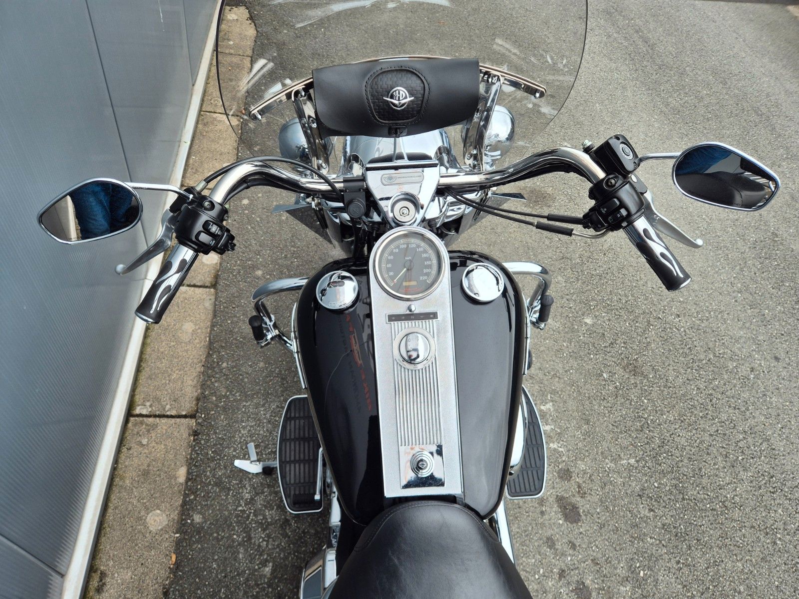 Fahrzeugabbildung Harley-Davidson FLHRC °°ROAD KING CLASSIC°° DEUTSCH - 2.HAND -
